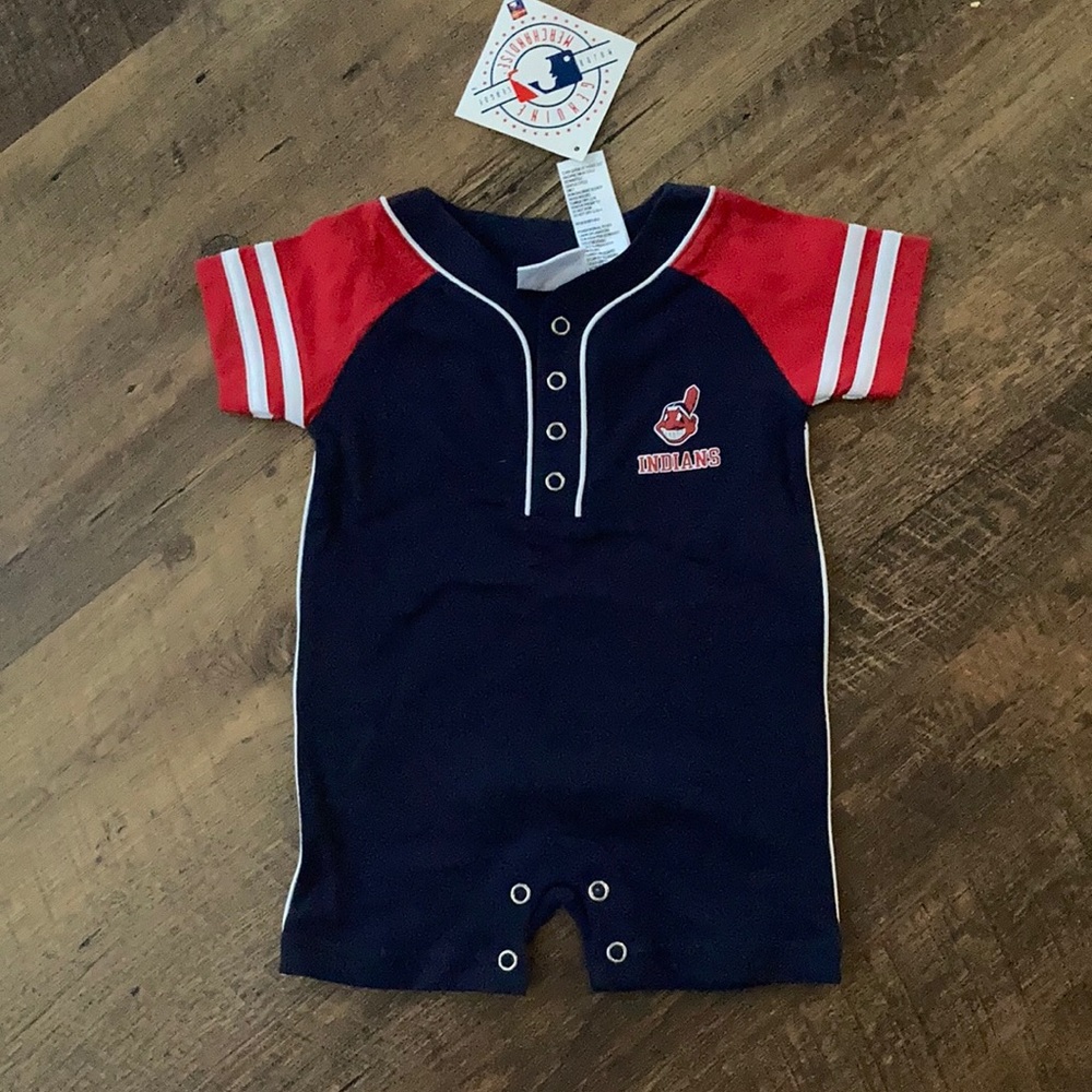 NWT Cleveland Indians outfit 3-6 months.